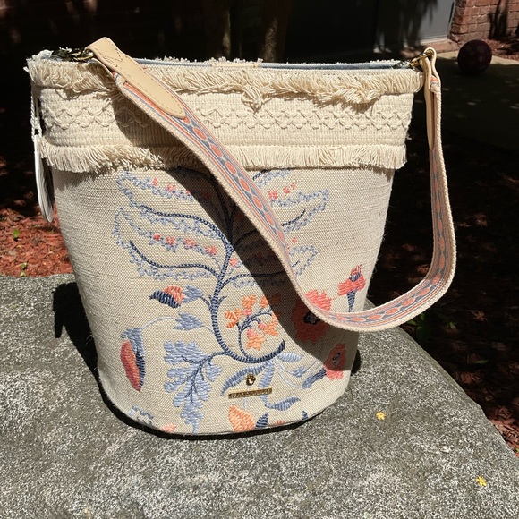👛Spartina 449 Aubrey Fringe Bucket Bag - Picture 2 of 10
